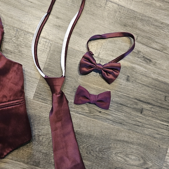 Little Gents vest, tie and bows - Picture 5 of 6